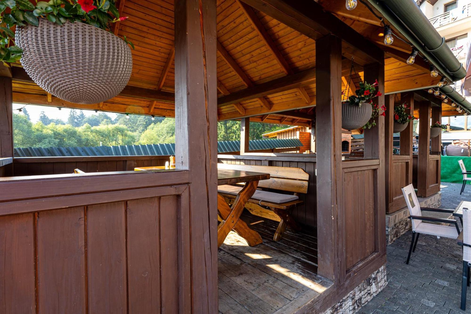 La Кrechunu Hotell Bukovel Eksteriør bilde